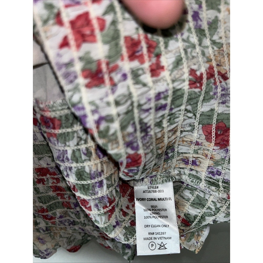 ASTR The Label Top L Ivory Coral Floral V-Neck Flutter Sleeve Fairycore Pastels - Picture 5 of 8